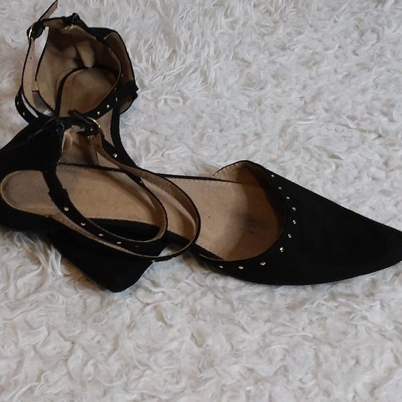 Old Navy black studded faux suede criss cross ankle strap flats size 10 - Picture 3 of 6